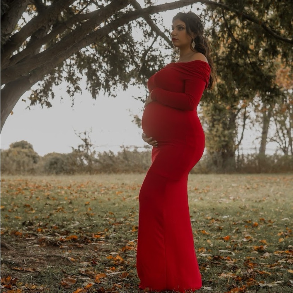 Elegant Shimmer Red Maxi Maternity Dress